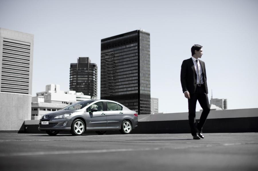  Peugeot 408 2010 года  (фото 16 из 16)
